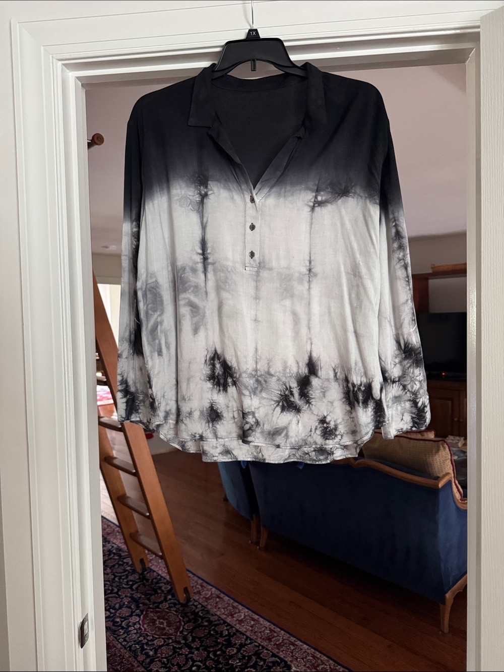 Rock & Republic Black and White Tie-Dye Henley Blouse